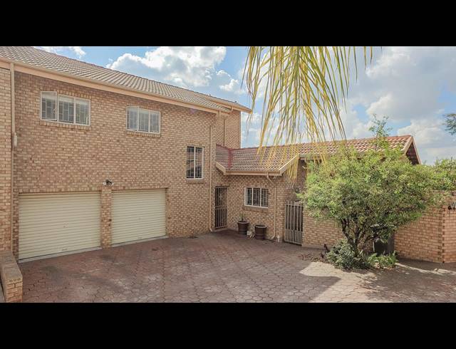3 BEDROOM HOUSE SOLD IN AMBERFIELD